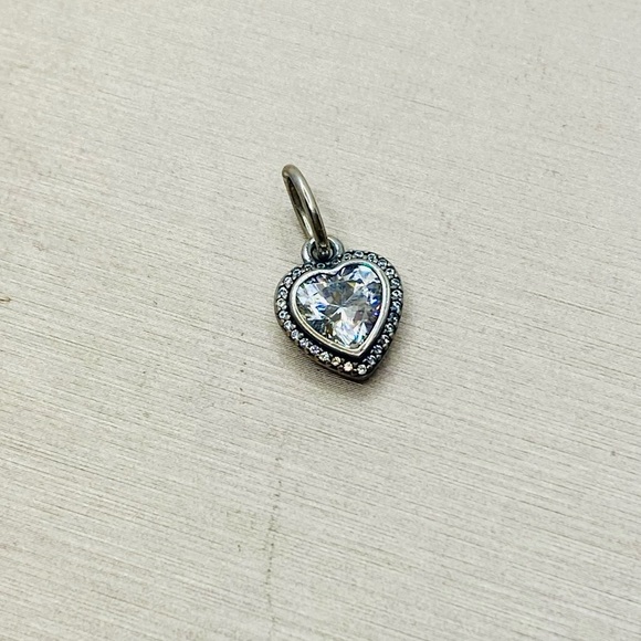 EUC Pandora 390366CZ Sterling Silver Sparkling Love Heart Pendant w/ Clear CZs - Picture 4 of 11